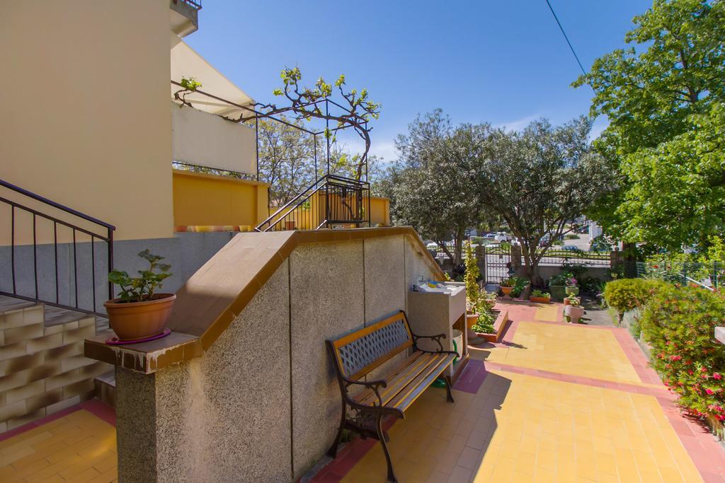 Apartment Oleander Mali Lošinj Exterior foto